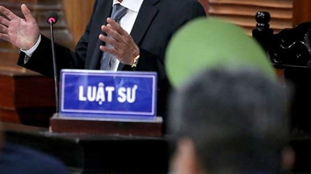 Luật sư hình 2