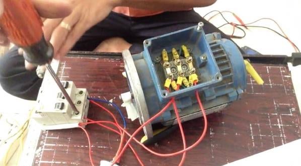 máy phát điện hình 1